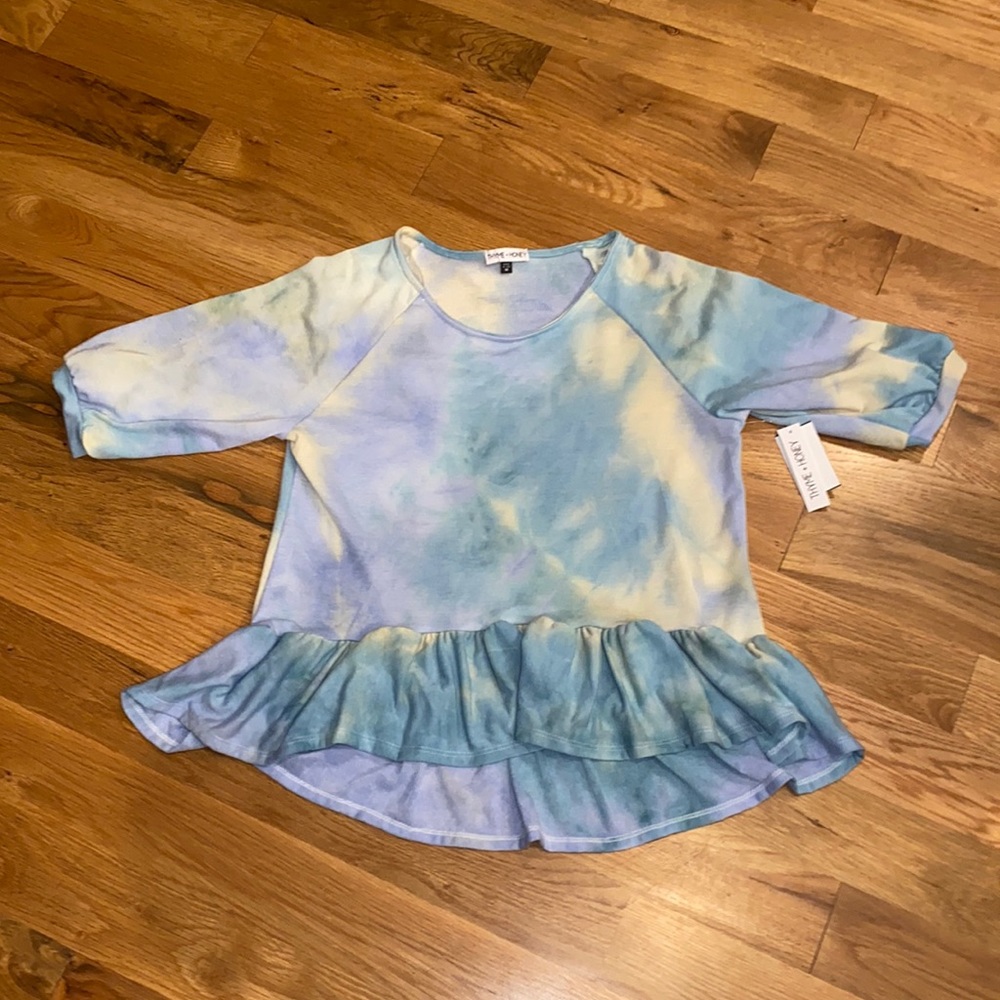 NWT Thyme + Honey Tie Dye Peplum Top in Blue